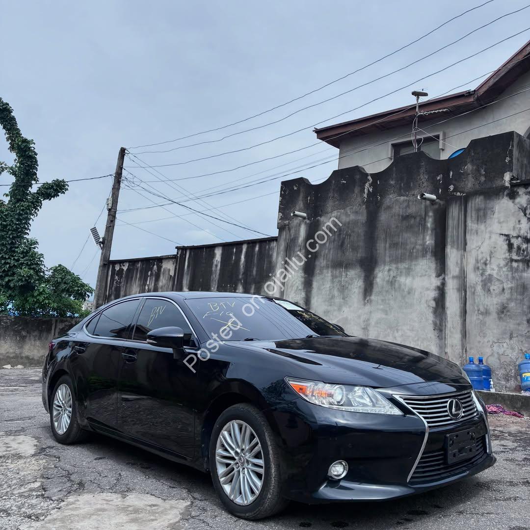 2015 Lexus ES 350: Luxury, Zero Accidents, ₦17.8M