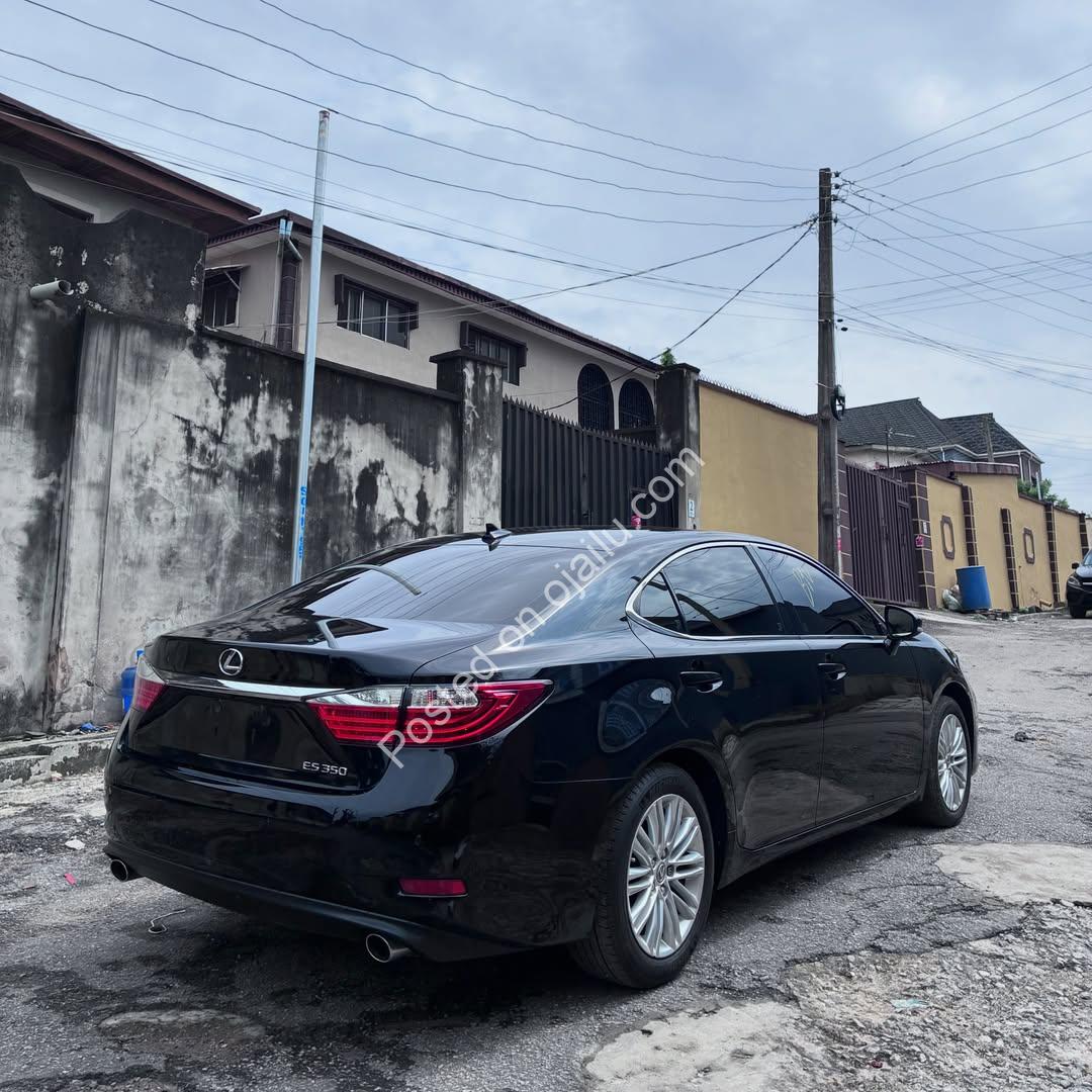 2015 Lexus ES 350: Luxury, Zero Accidents, ₦17.8M