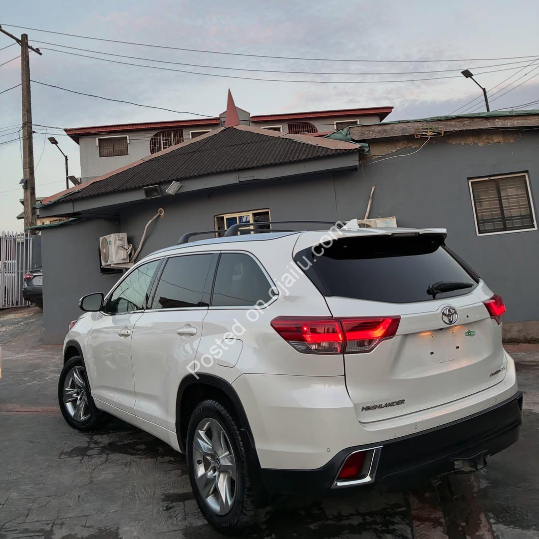 2017 Toyota Highlander Limited – Spotless AWD, Loaded & Rare