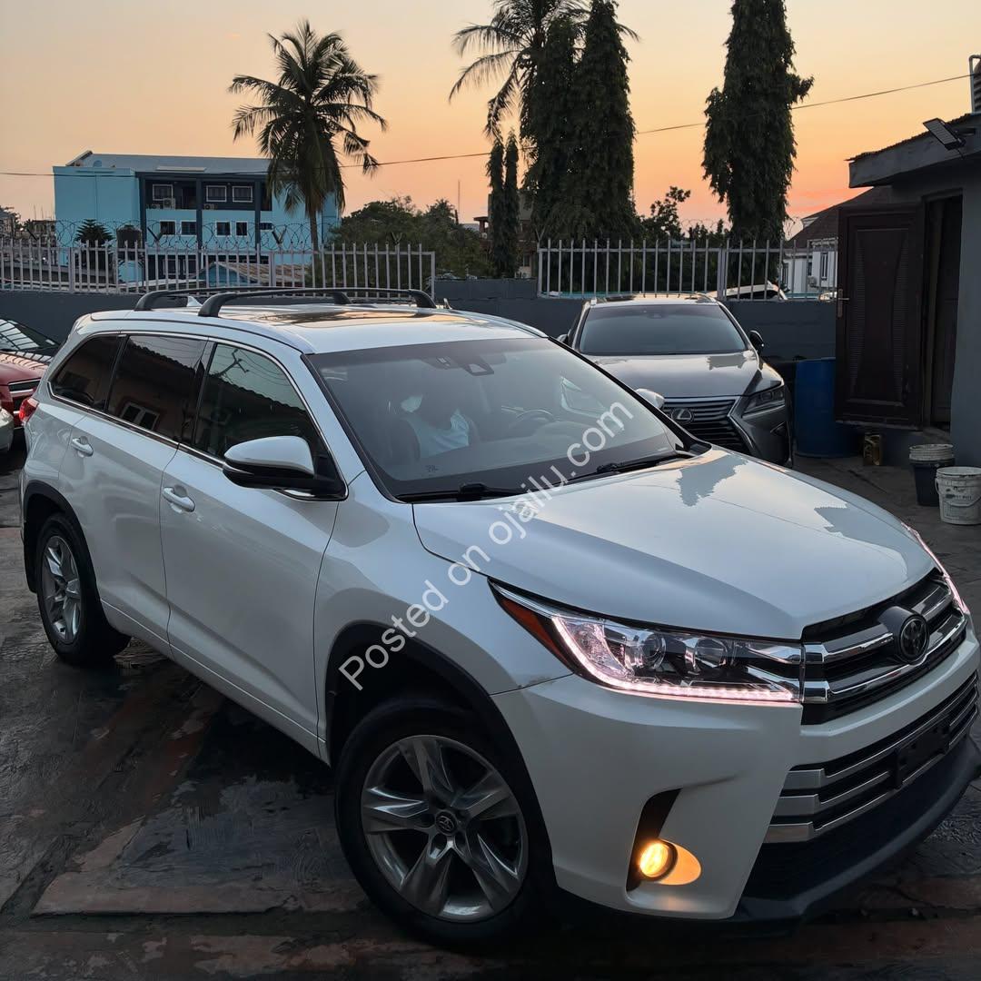 2017 Toyota Highlander Limited – Spotless AWD, Loaded & Rare