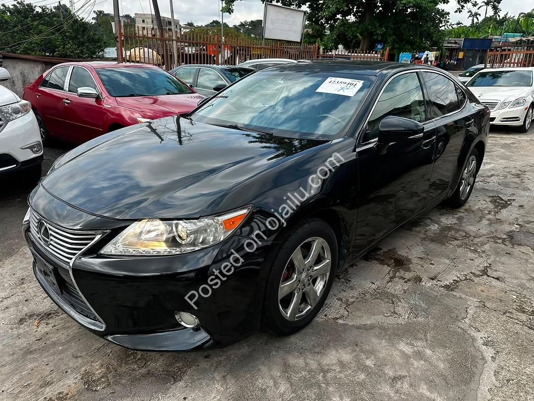 2014 Lexus ES 350: Pure Black Luxury, 16.9M