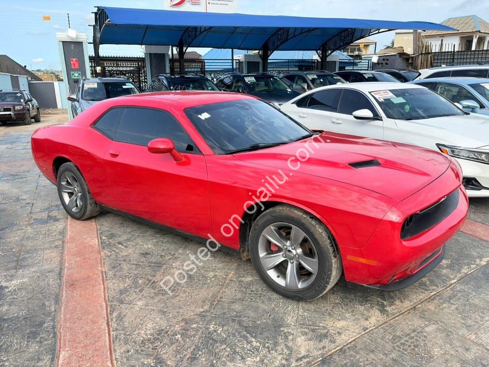 2016 Dodge Challenger: Low Mileage, Accident-Free!