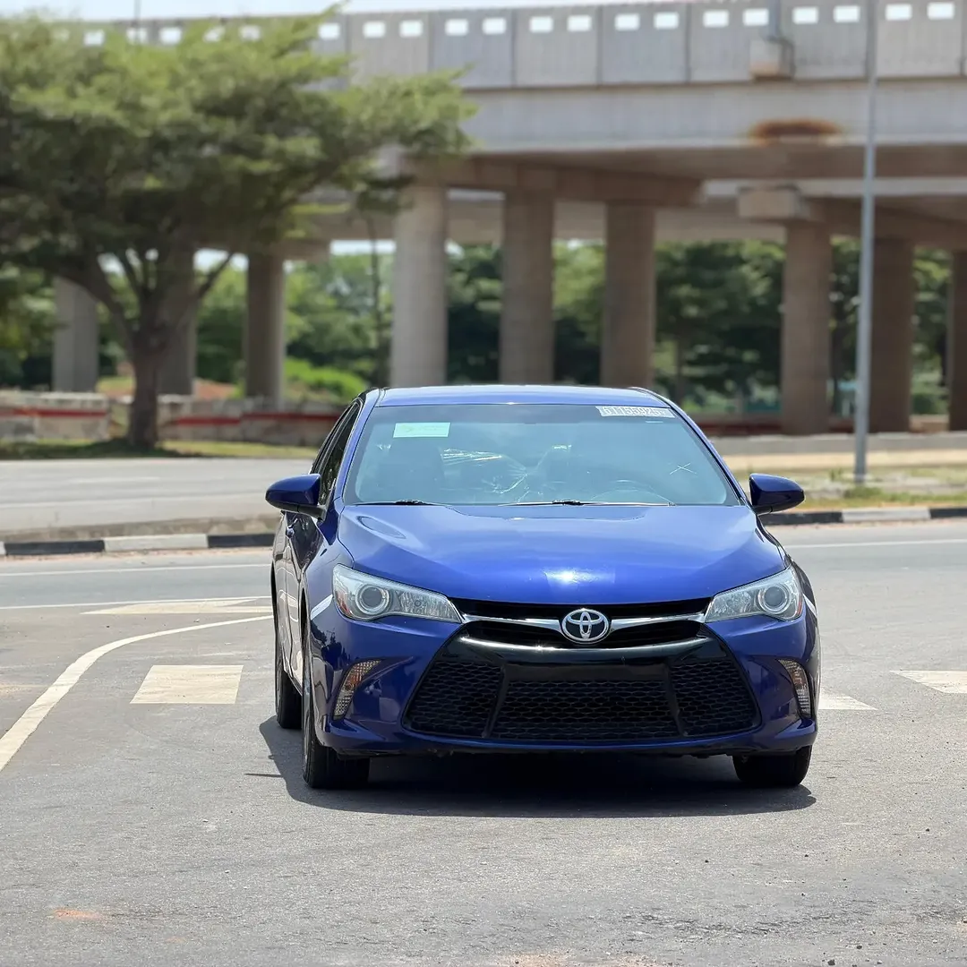 2017 Toyota Camry SE – Duty Paid, Buy & Drive!
