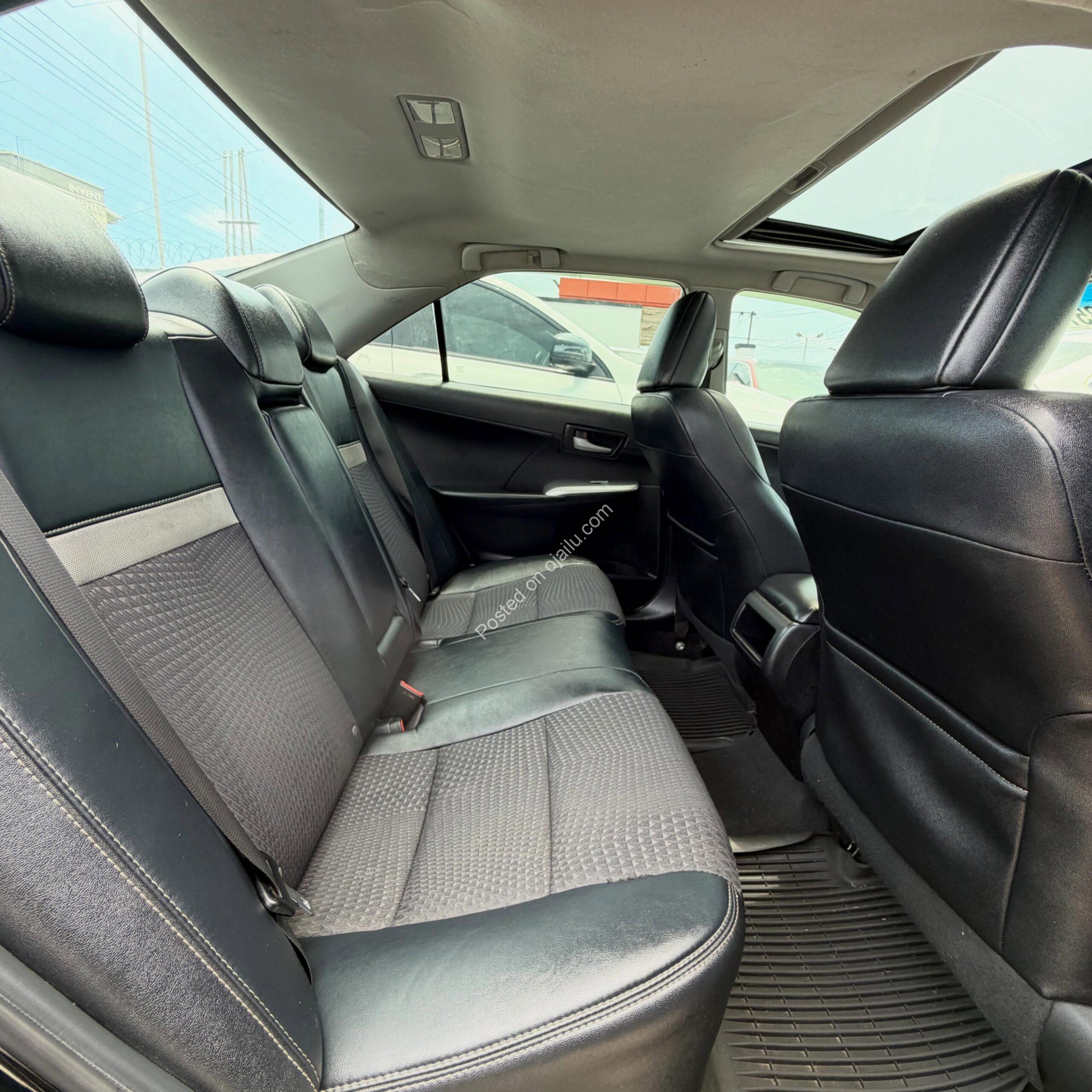 Sleek 2013 Toyota Camry SE: Loaded, Sunroof, Push Start