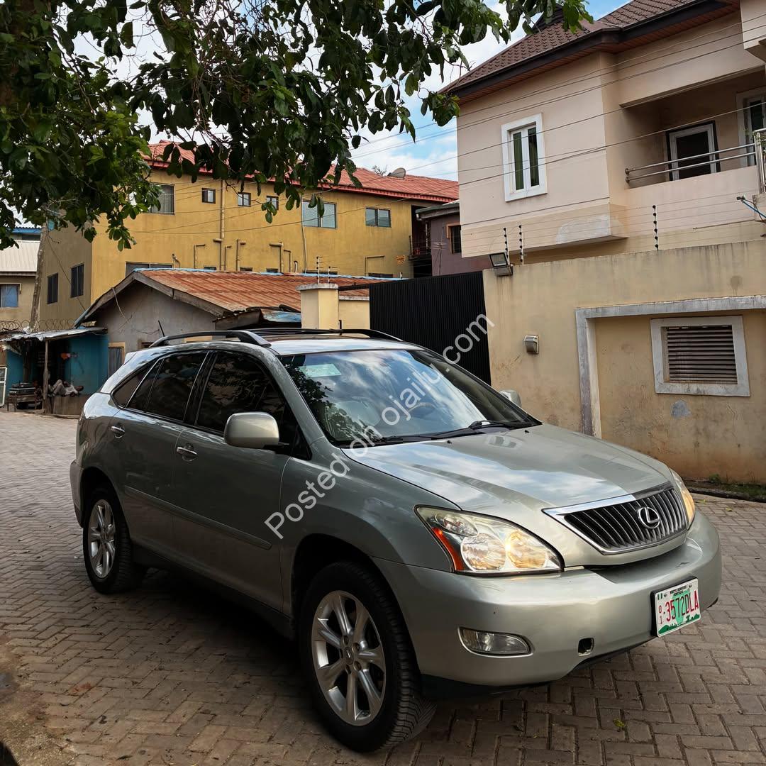 Sleek 2008 Lexus RX350 – Loaded, Spotless, Ready to Roll!