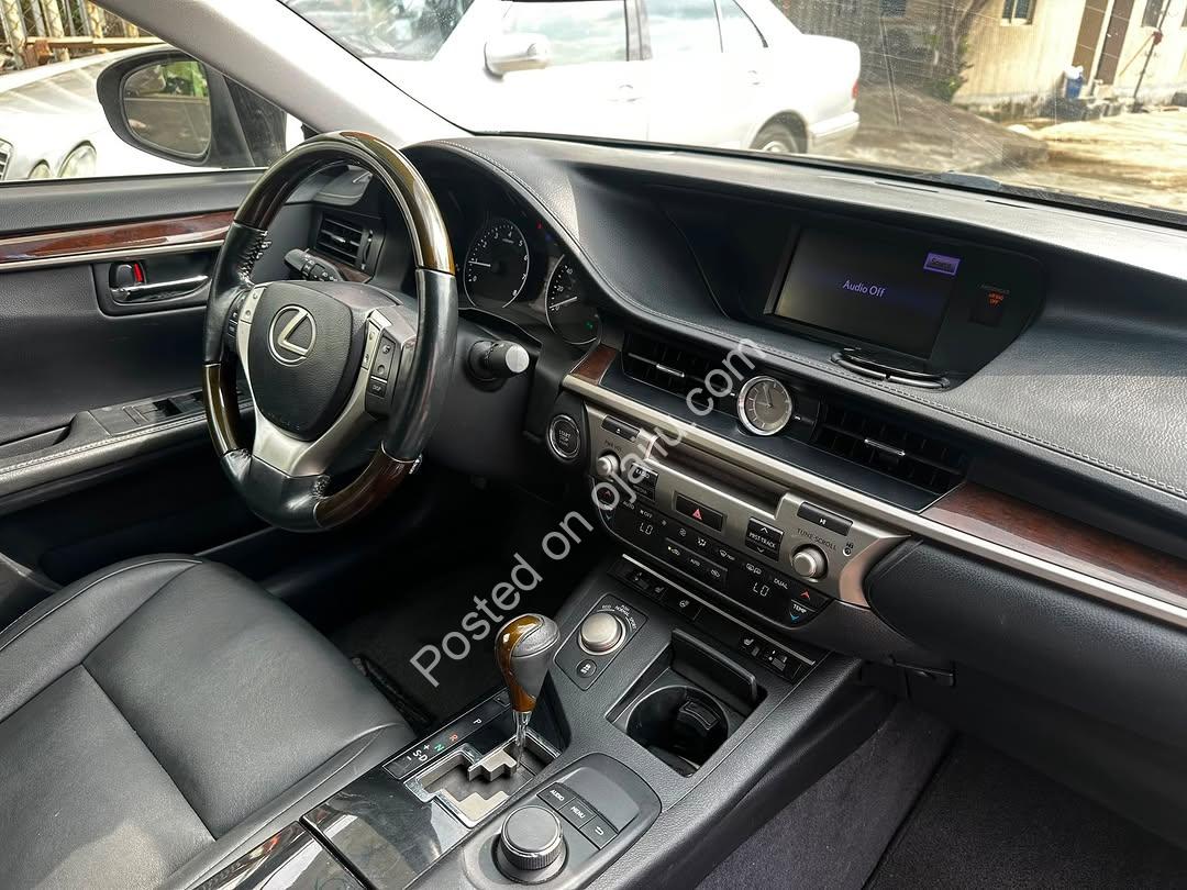2014 Lexus ES 350: Pure Black Luxury, 16.9M