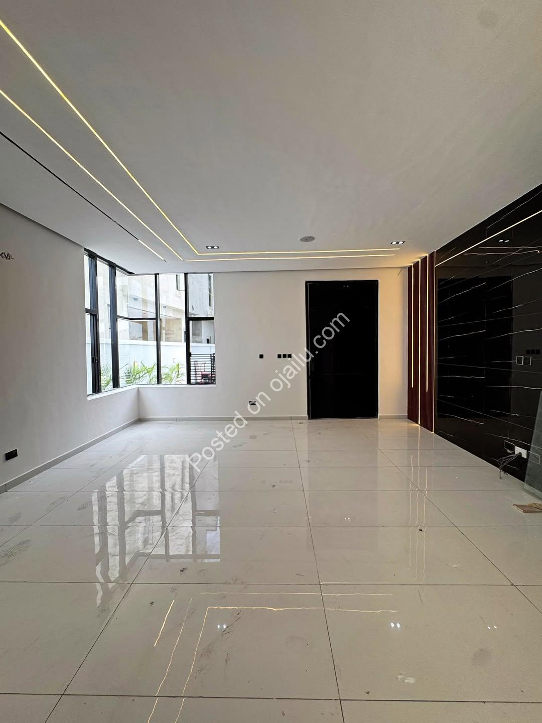 4-Bed Semi-D Duplex on Orchid Road | En-Suite BQ