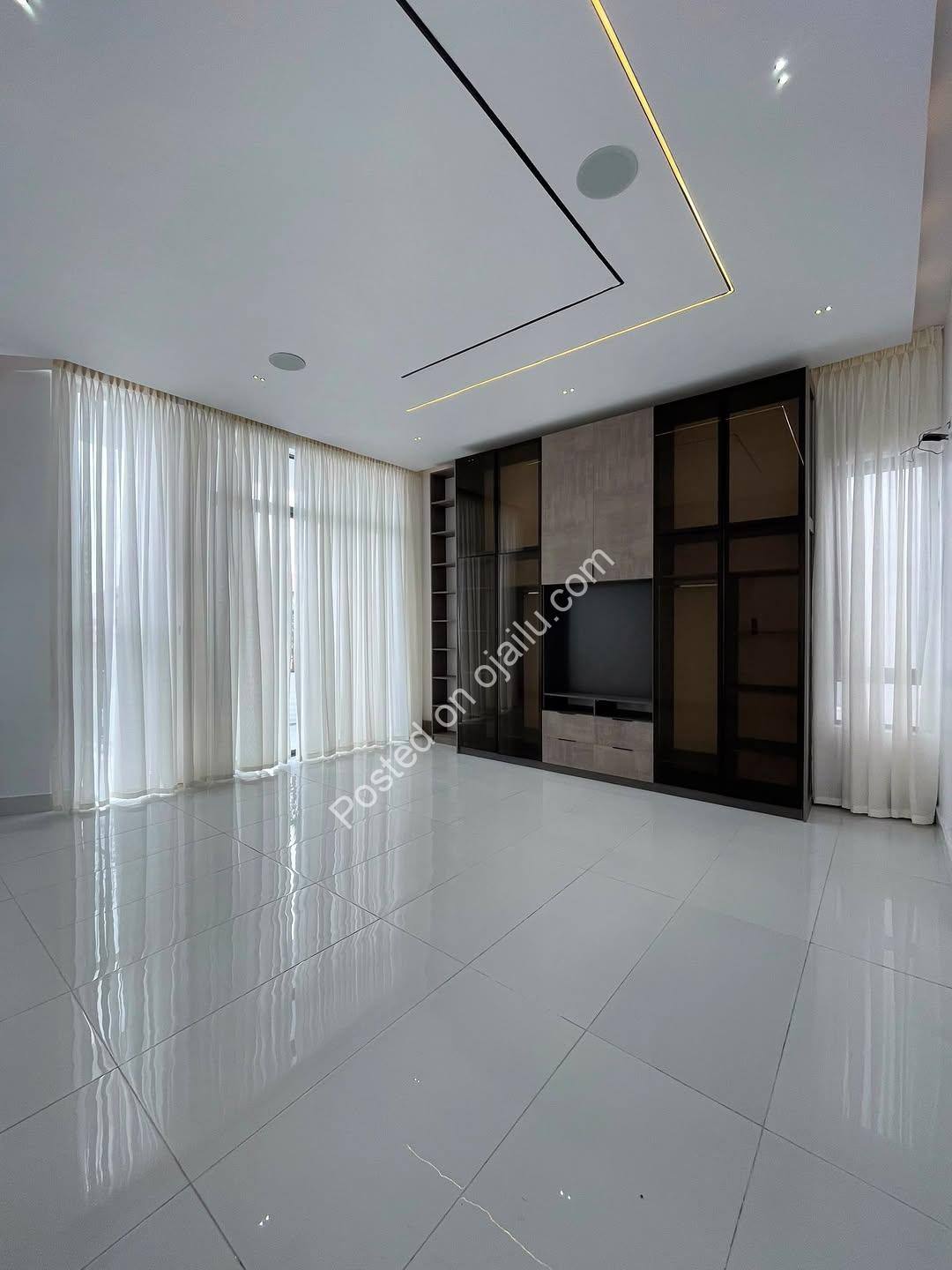 Ikota’s Finest: 5-Bed Duplex with Pool & Cinema