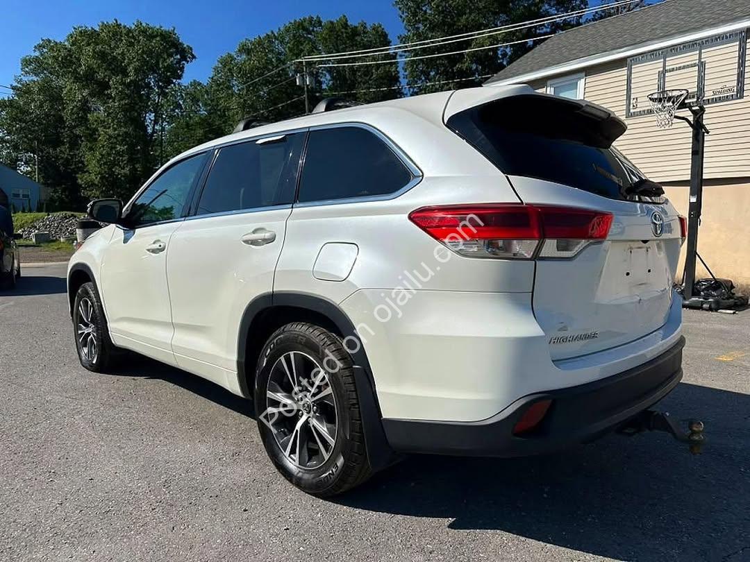 2018 Toyota Highlander LE – Run & Drive, V6 Power