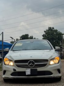 2018 Mercedes CLA250: Panoramic Roof