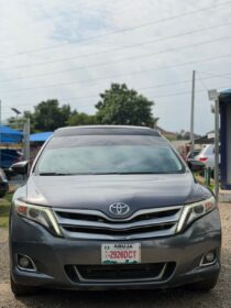 2014 Toyota Venza Limited AWD: Mint