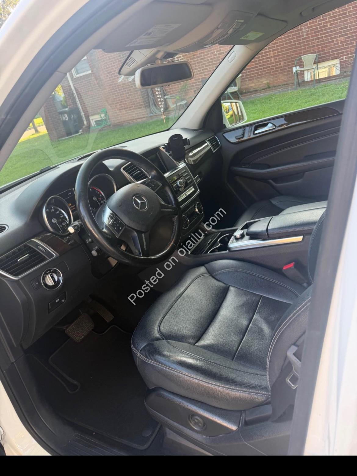 2015 ML400 4Matic: Luxury, Massage Seats & Panoramic Roof