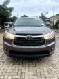 2016 Toyota Highlander XLE: Pure Luxury AWD SUV