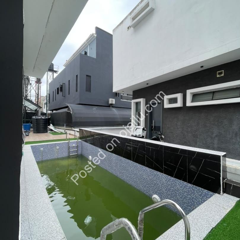 Stunning 5-Bed Fully Detached Duplex in Orchid Lekki