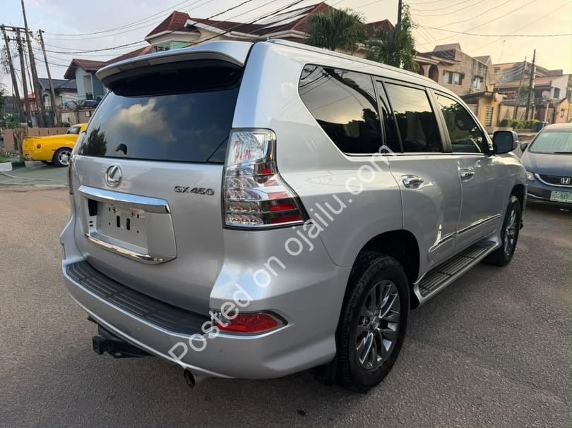 2018 Lexus GX460 Luxury – Silver on Black, Extremely Clean