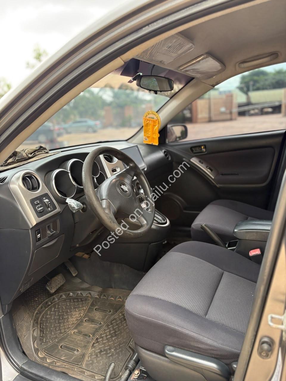 2006 Pontiac Vibe: Clean, Reliable, Ready to Drive!