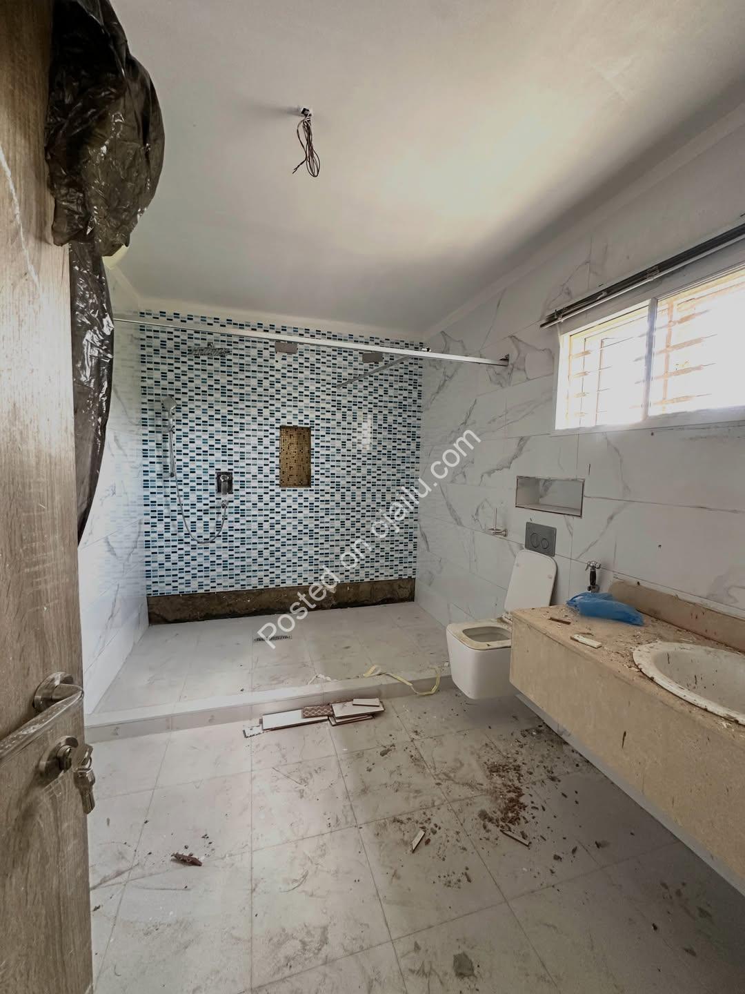 Spacious 5-Bed Duplex + BQ in Serene Galadimawa Estate