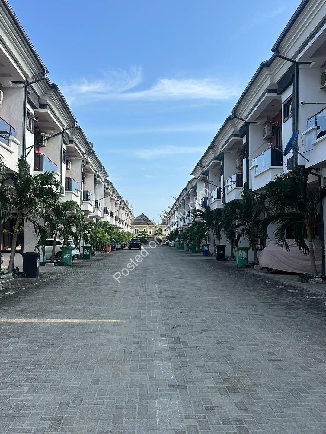 Exquisite 4-Bed Terrace Duplex in Ikota GRA