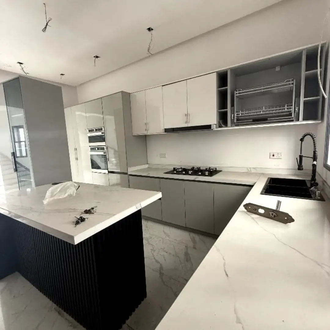 Fully Fitted 5-Bed Duplex in Lekki Phase 1 – Yours to Rent