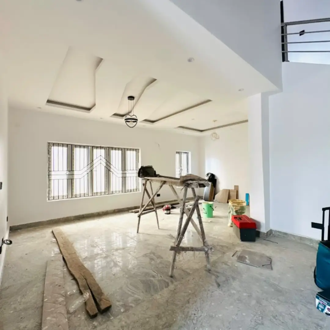 Fully Fitted 5-Bed Duplex in Lekki Phase 1 – Yours to Rent
