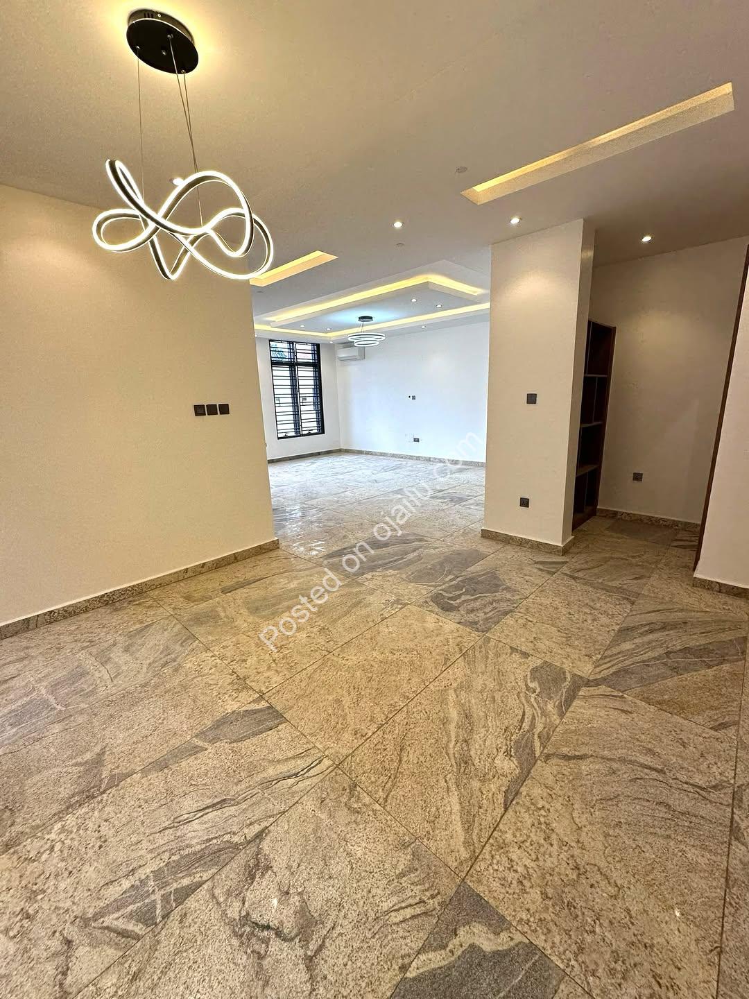 Brand-New 4-Bed Detached Duplex + BQ in Lifecamp
