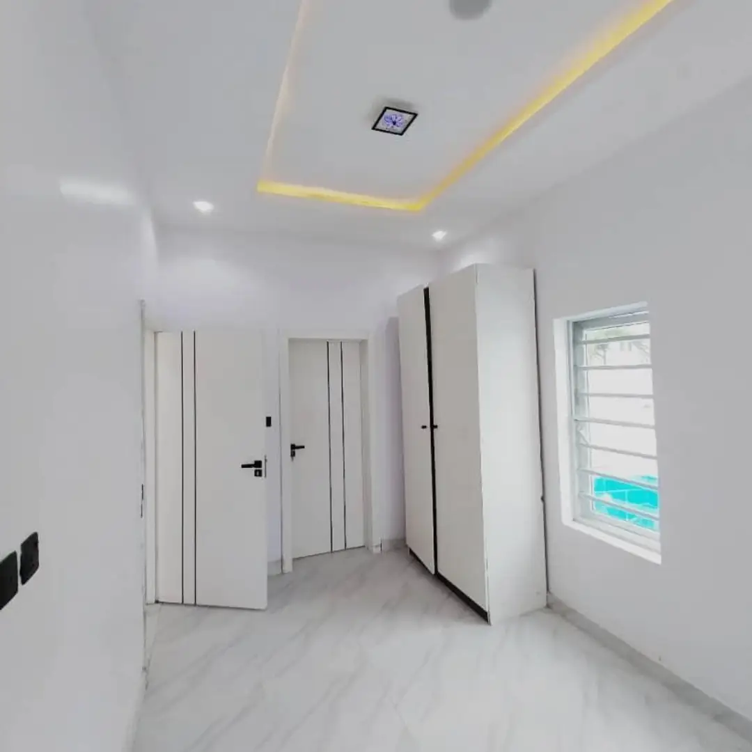6-Bed Chevron Duplex with Pool & Sprawling Compound