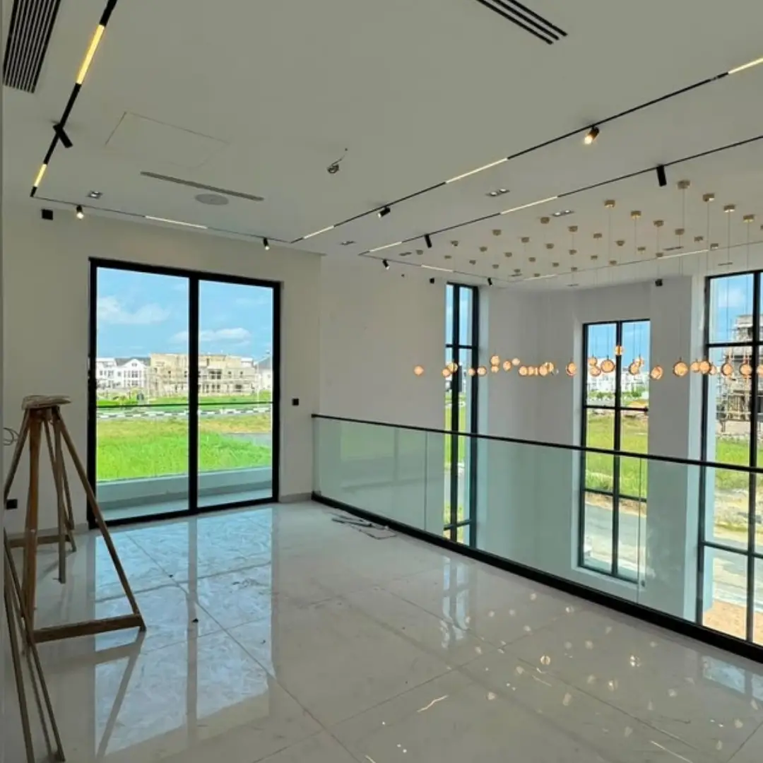 Brand New 5-Bed En-Suite Duplex + Pool in Lekki