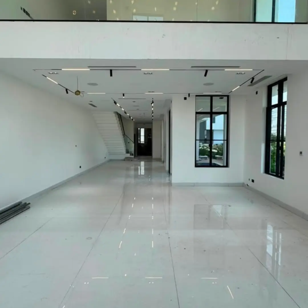 Brand New 5-Bed En-Suite Duplex + Pool in Lekki
