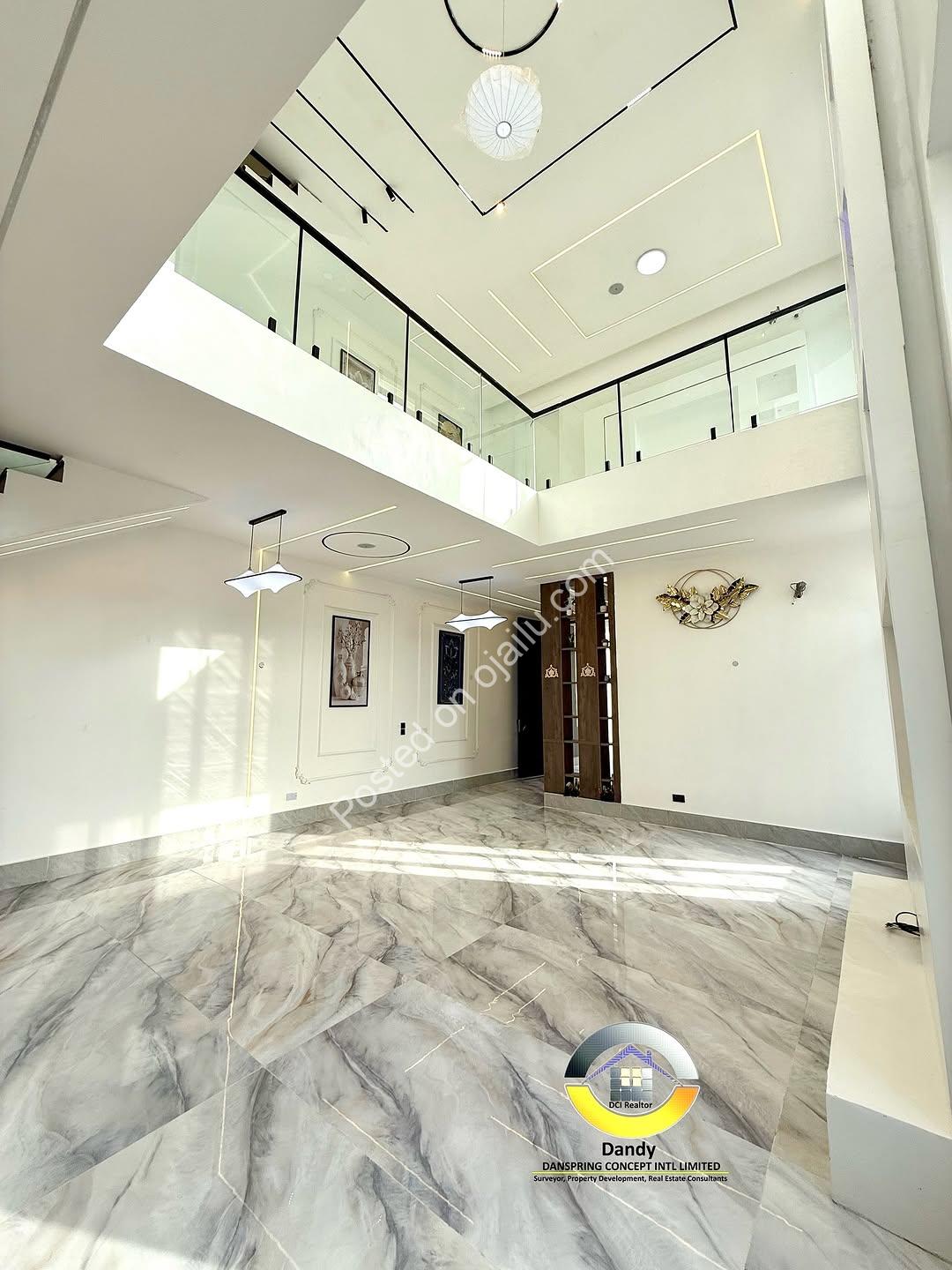 Live Royally: 5-Bed Lekki Duplex With Cinema & Pool