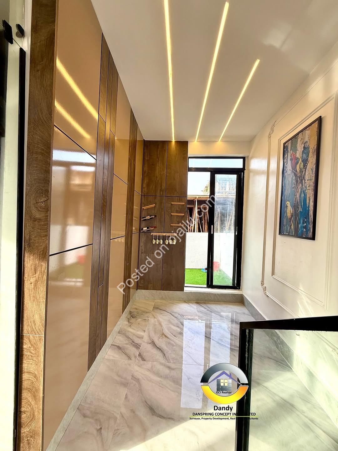 Live Royally: 5-Bed Lekki Duplex With Cinema & Pool