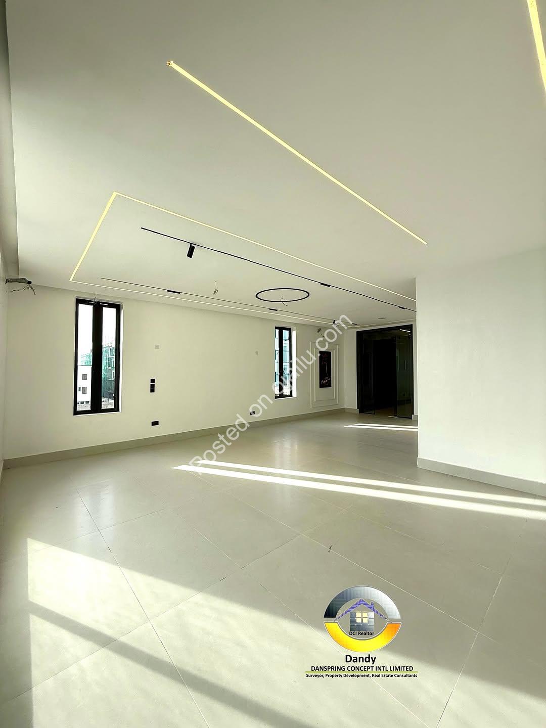Live Royally: 5-Bed Lekki Duplex With Cinema & Pool