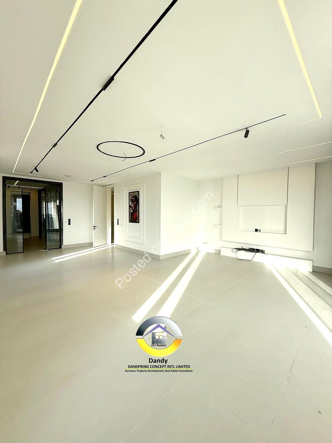 Live Royally: 5-Bed Lekki Duplex With Cinema & Pool