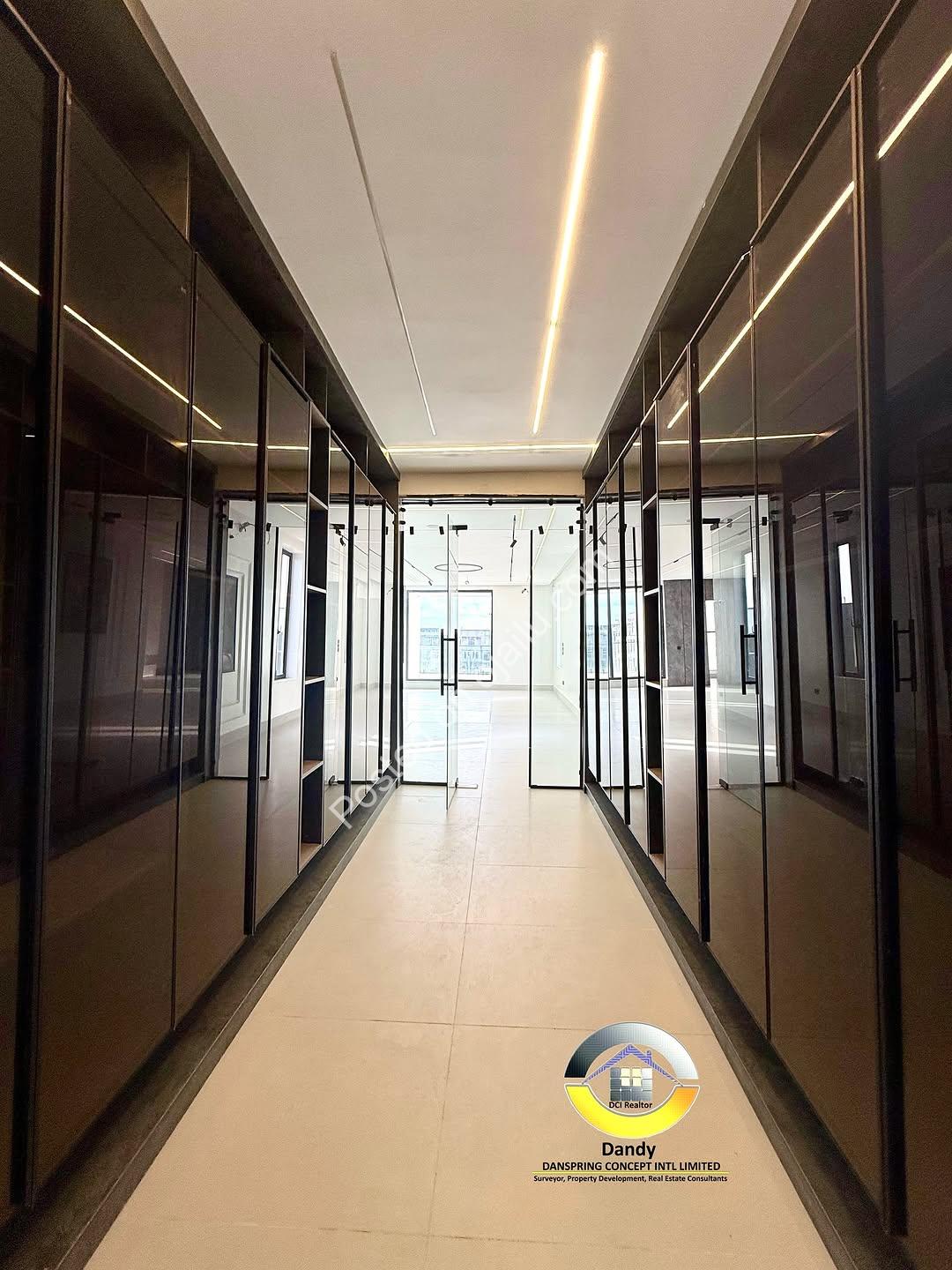 Live Royally: 5-Bed Lekki Duplex With Cinema & Pool