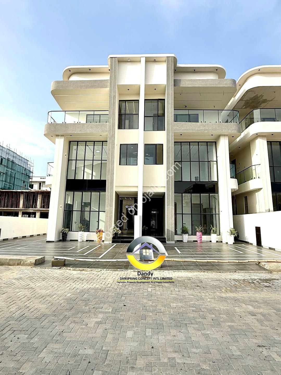 Live Royally: 5-Bed Lekki Duplex With Cinema & Pool