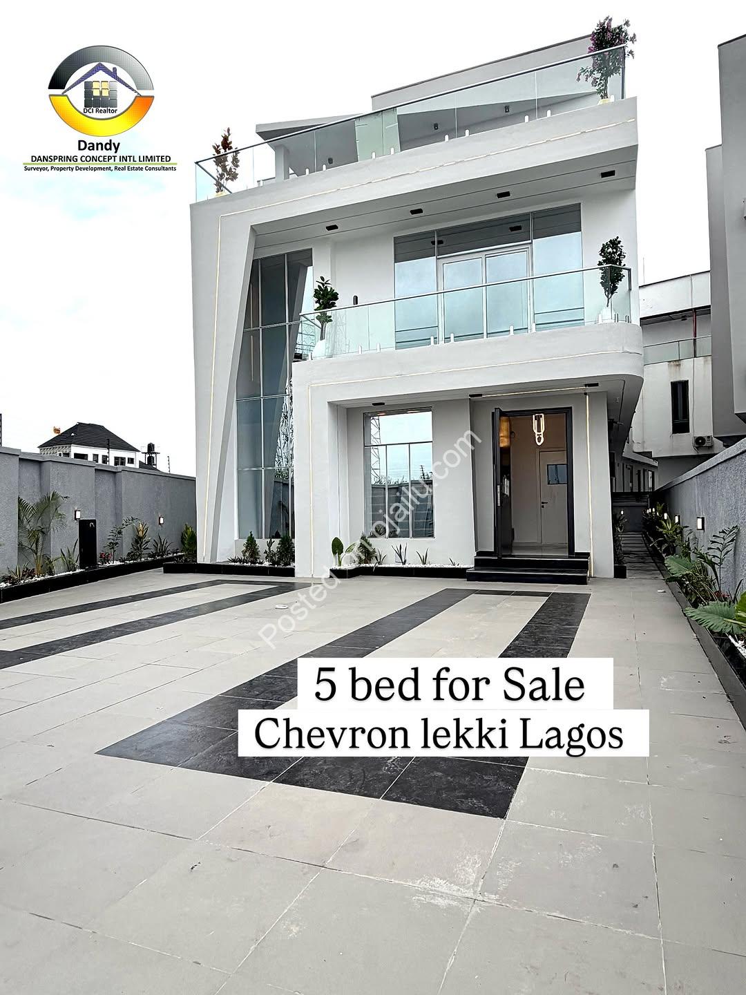 Smart 5-Bedroom Chevron Lekki Duplex with Cinema & Pool