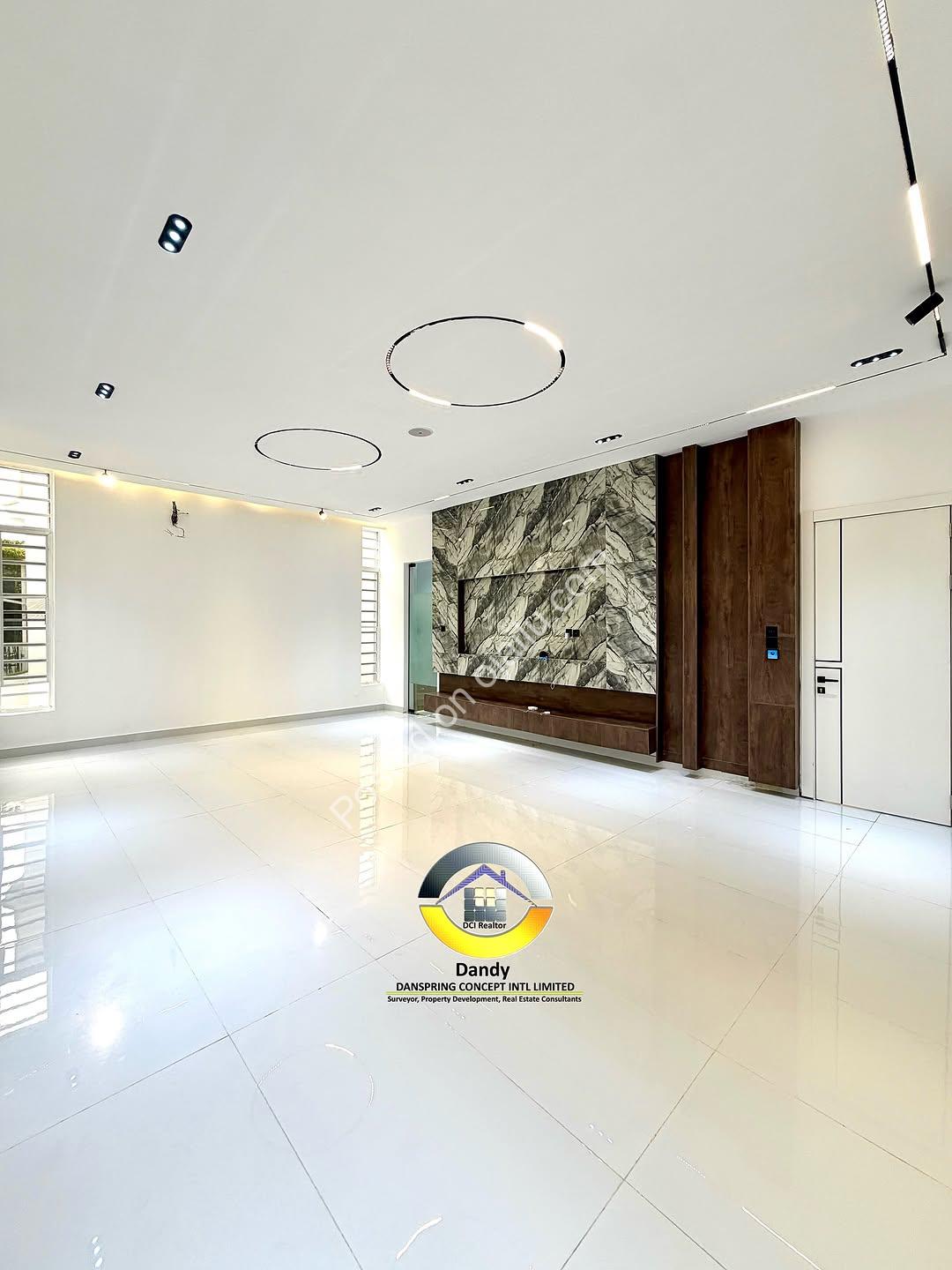 Smart 5-Bedroom Chevron Lekki Duplex with Cinema & Pool
