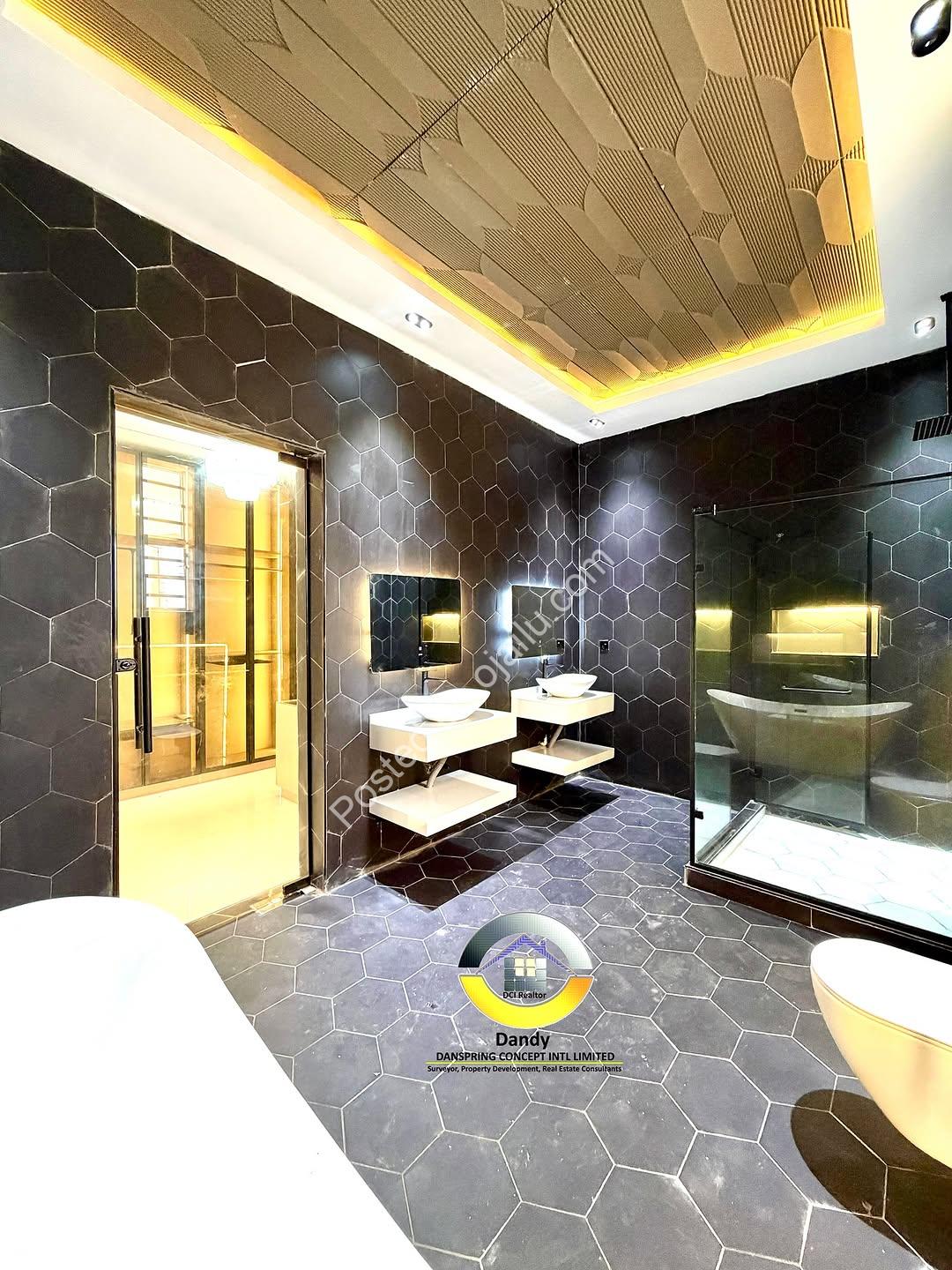 Smart 5-Bedroom Chevron Lekki Duplex with Cinema & Pool