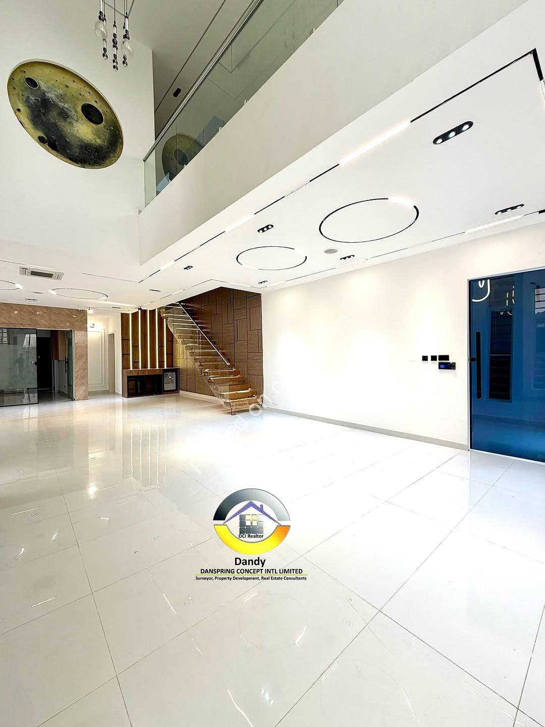 Smart 5-Bedroom Chevron Lekki Duplex with Cinema & Pool