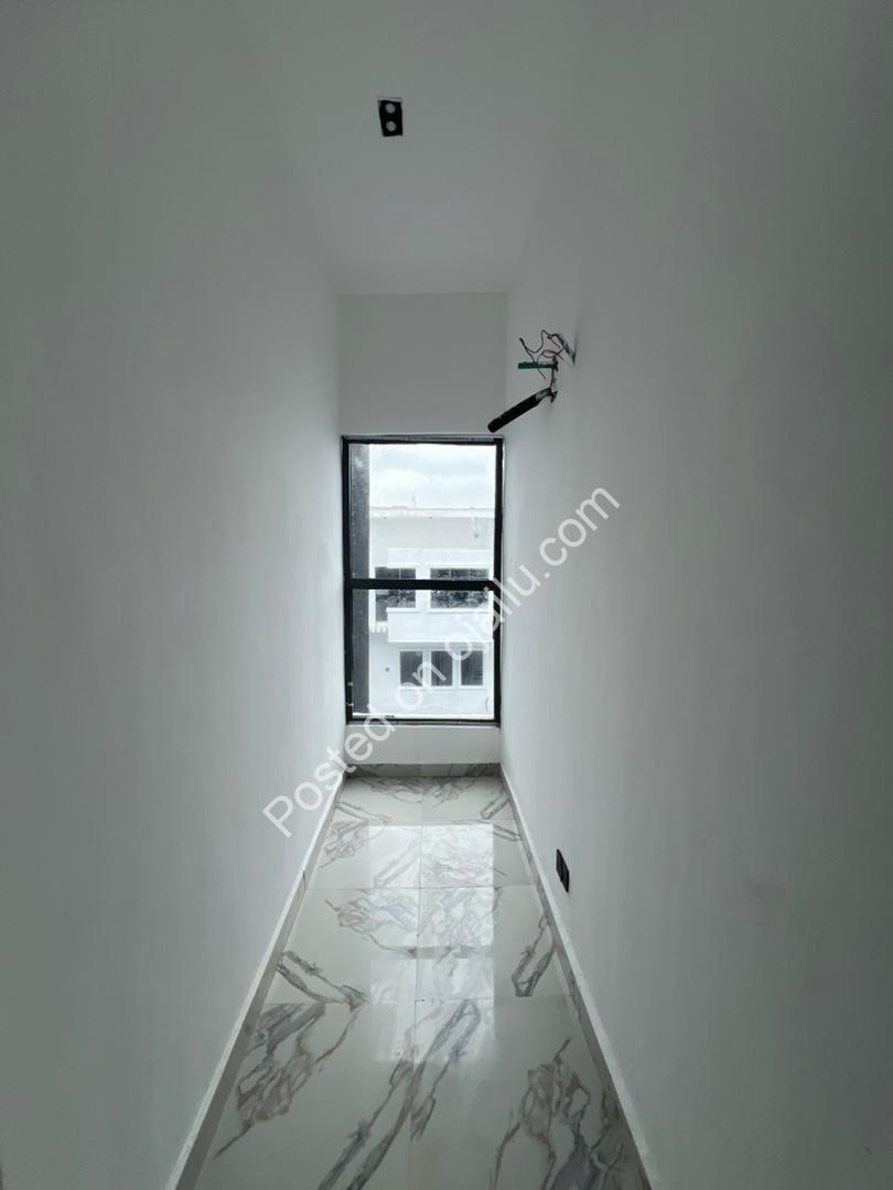 Spacious 3-Bed Terrace + 2 BQs in Serviced Orchid Estate
