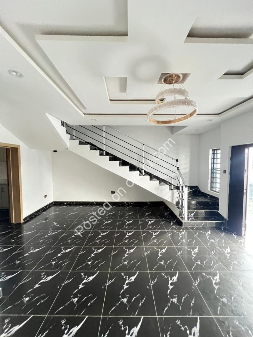 Spacious 3-Bed Terrace + 2 BQs in Serviced Orchid Estate