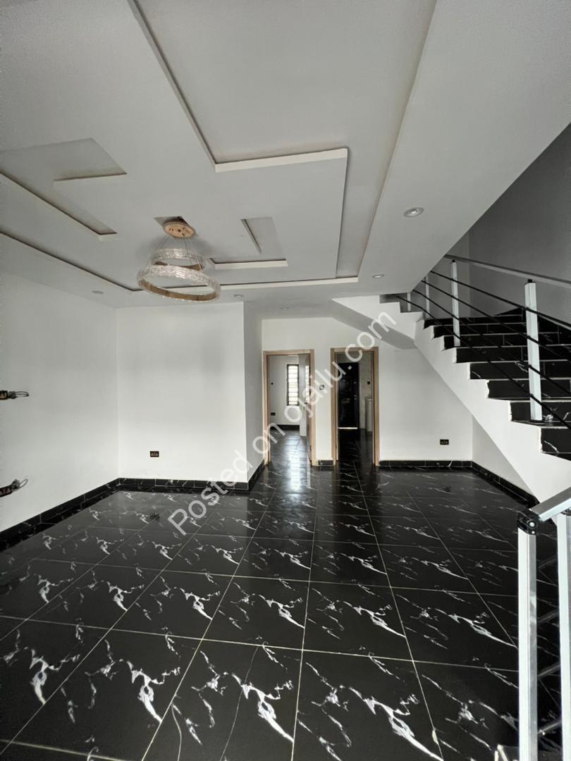 Spacious 3-Bed Terrace + 2 BQs in Serviced Orchid Estate
