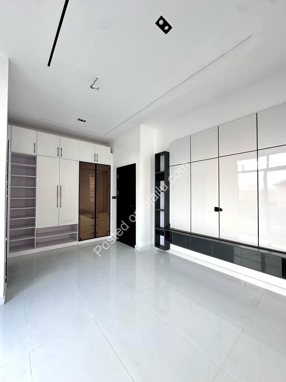 5-Bed Semi-Detached Duplex + Pool & BQ in Ajah