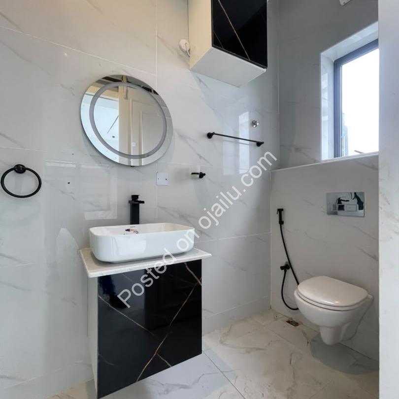Stunning 5-Bed Fully Detached Duplex in Orchid Lekki