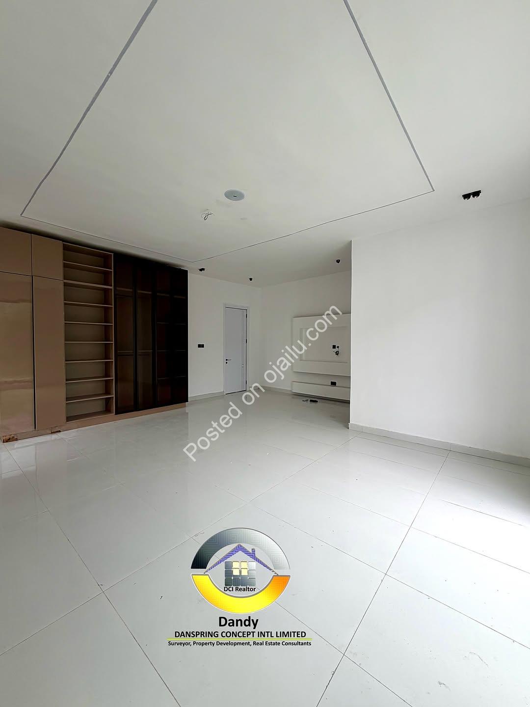 5-Bed Lekki Marvel: Cinema, Pool & Rooftop Views