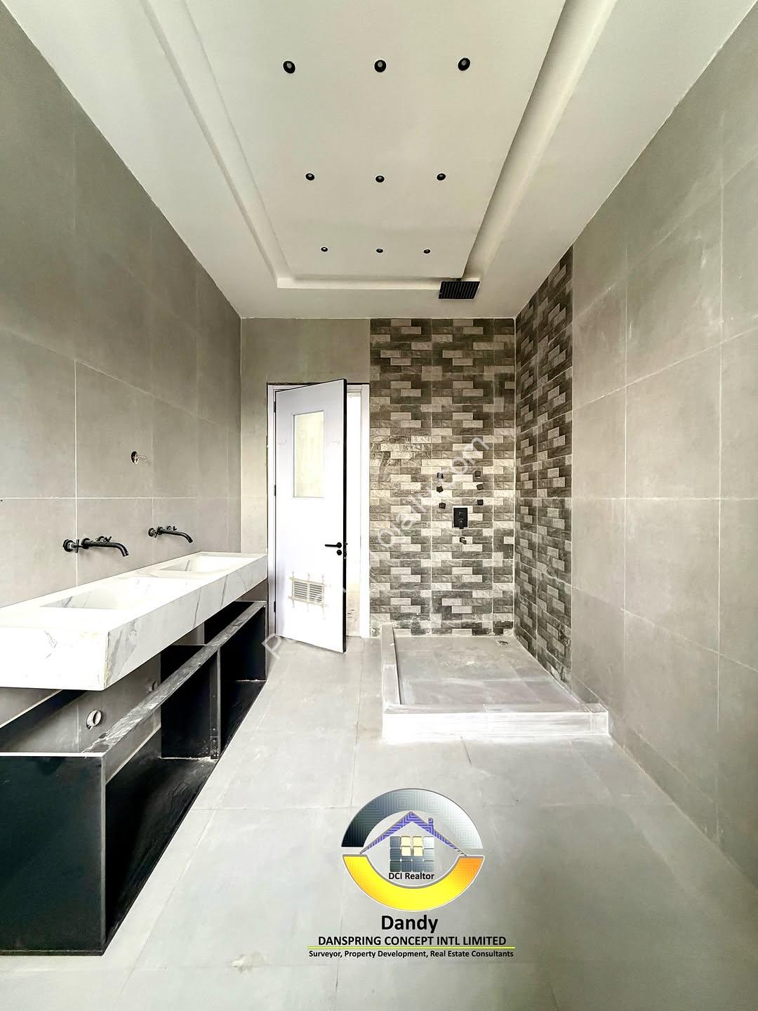 5-Bed Lekki Marvel: Cinema, Pool & Rooftop Views