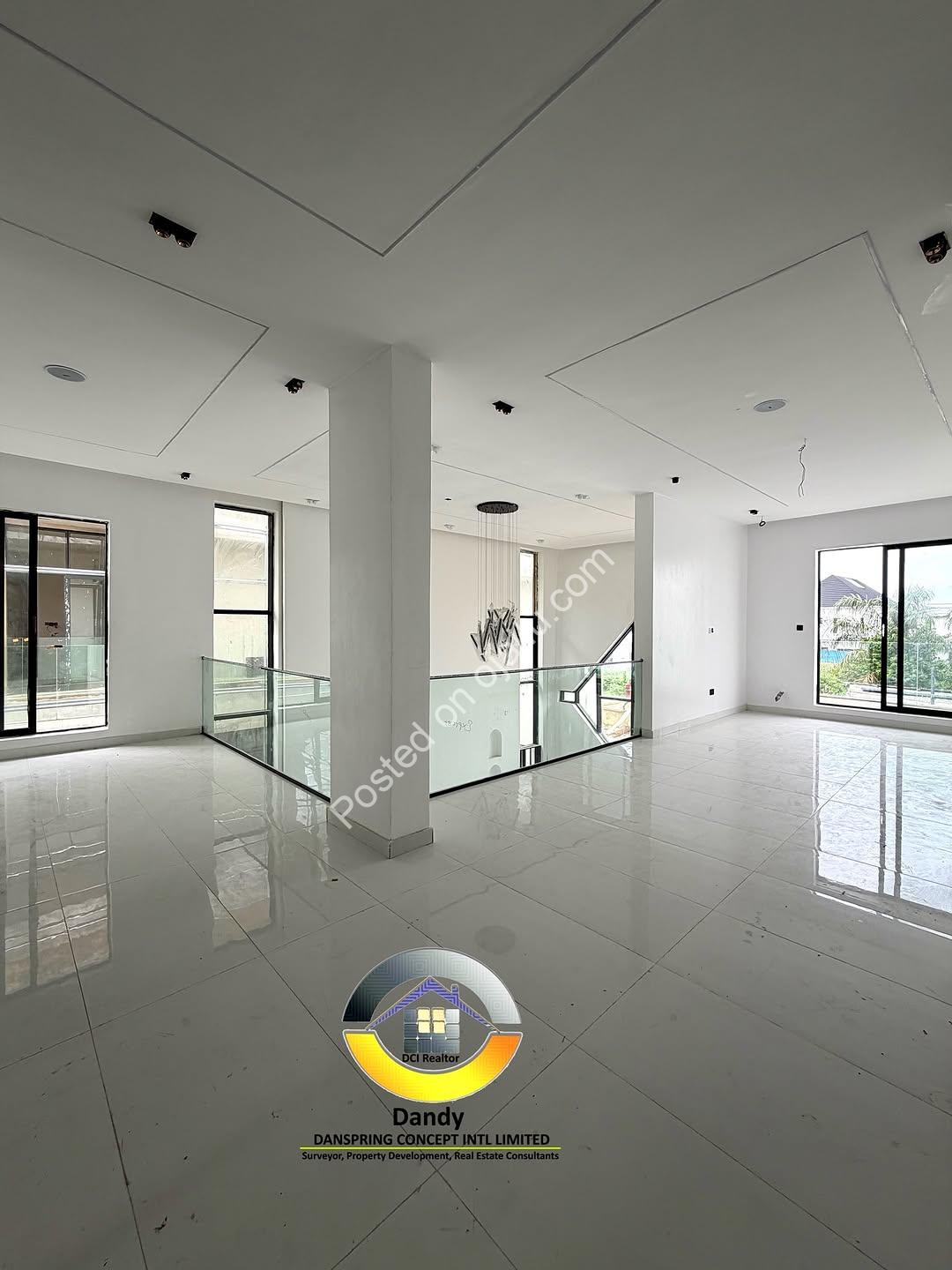 5-Bed Lekki Marvel: Cinema, Pool & Rooftop Views