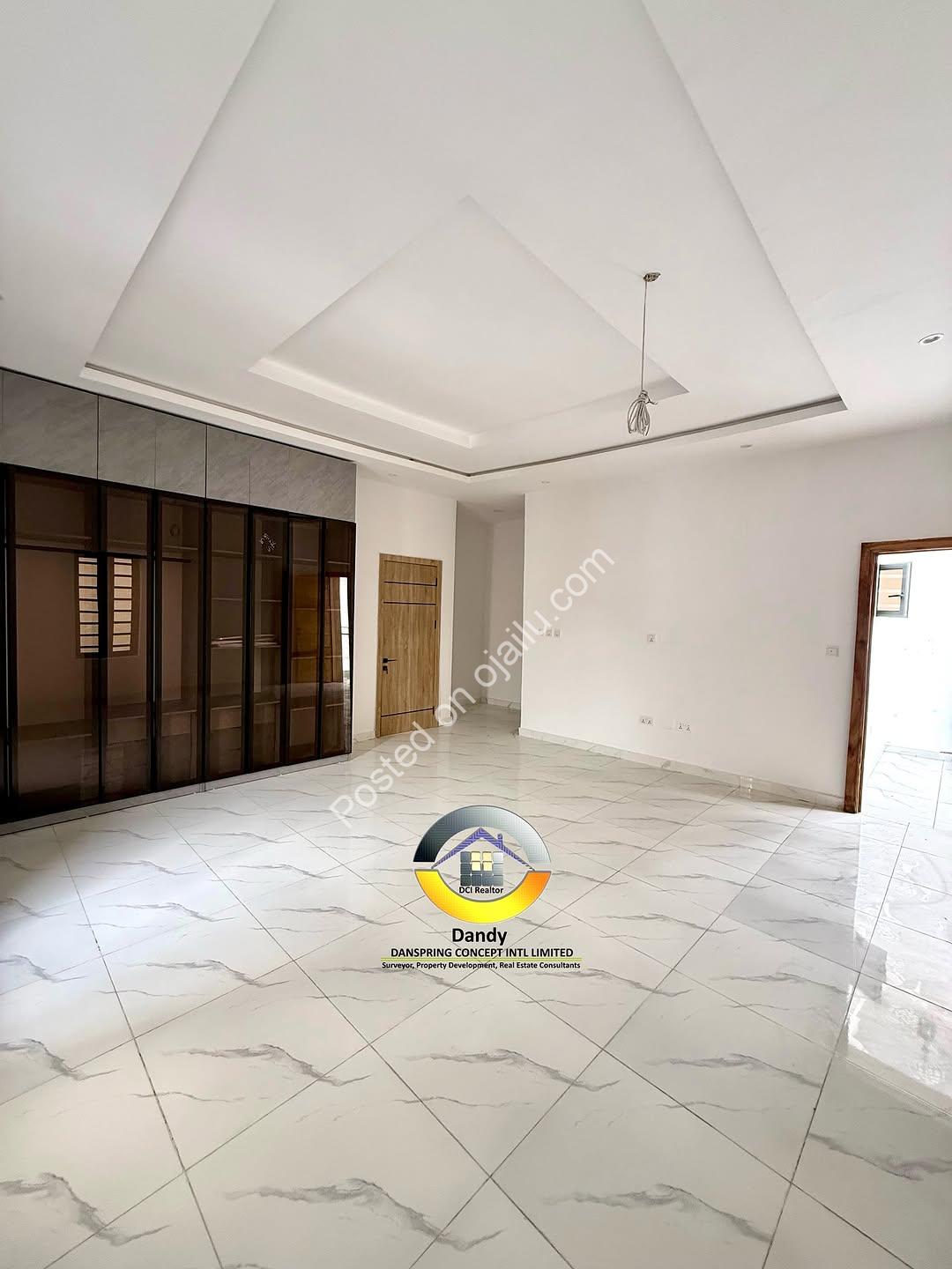 Smart 4-Bed Ensuite Duplex with BQ in Chevron Lekki