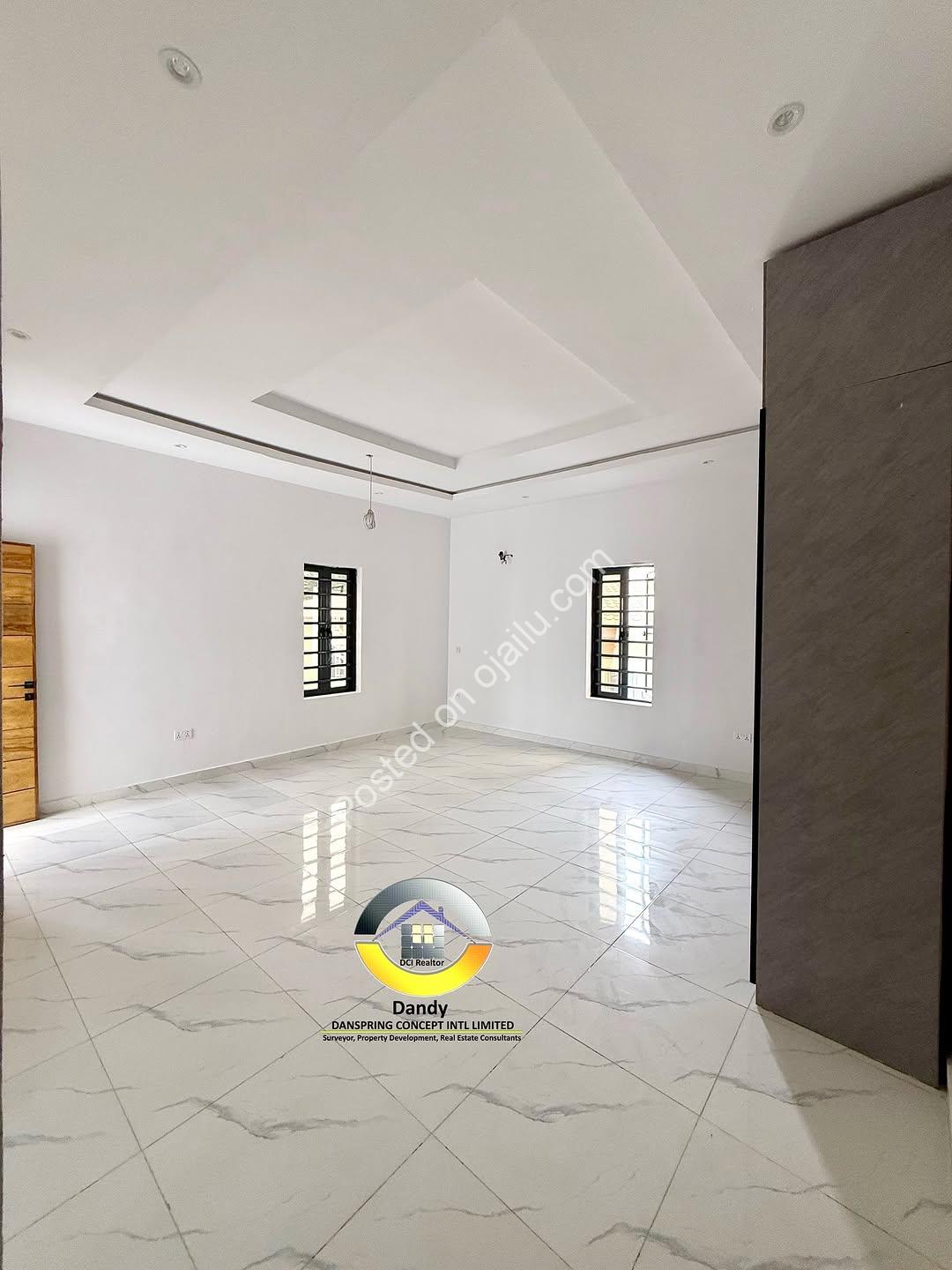 Smart 4-Bed Ensuite Duplex with BQ in Chevron Lekki