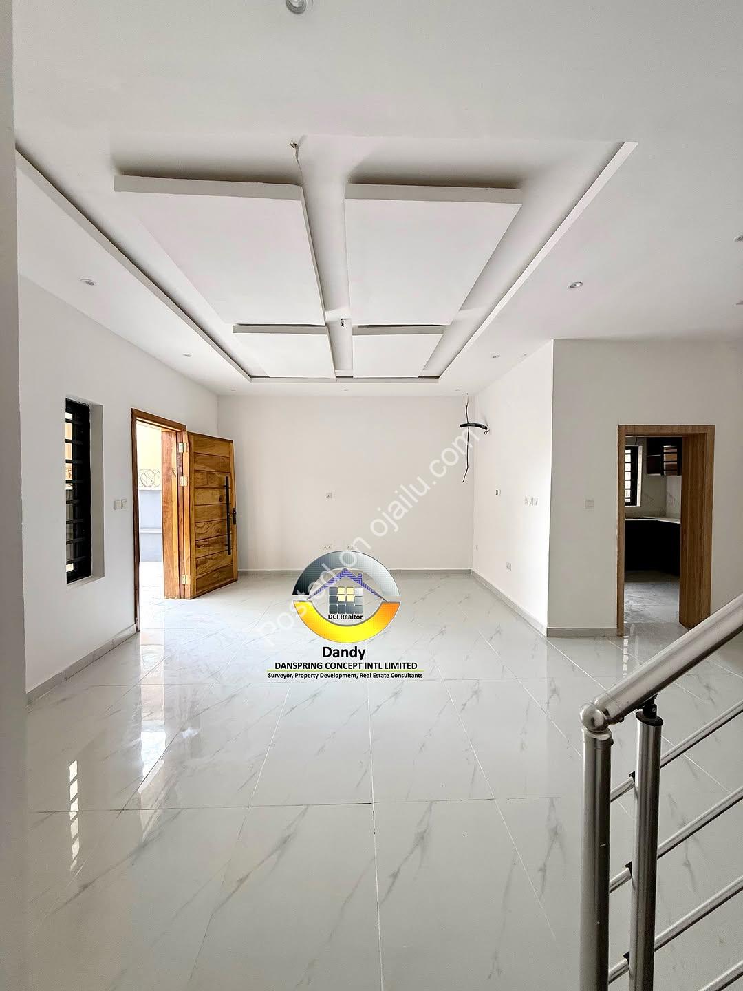 Smart 4-Bed Ensuite Duplex with BQ in Chevron Lekki