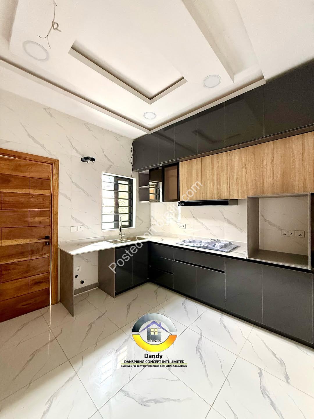 Smart 4-Bed Ensuite Duplex with BQ in Chevron Lekki